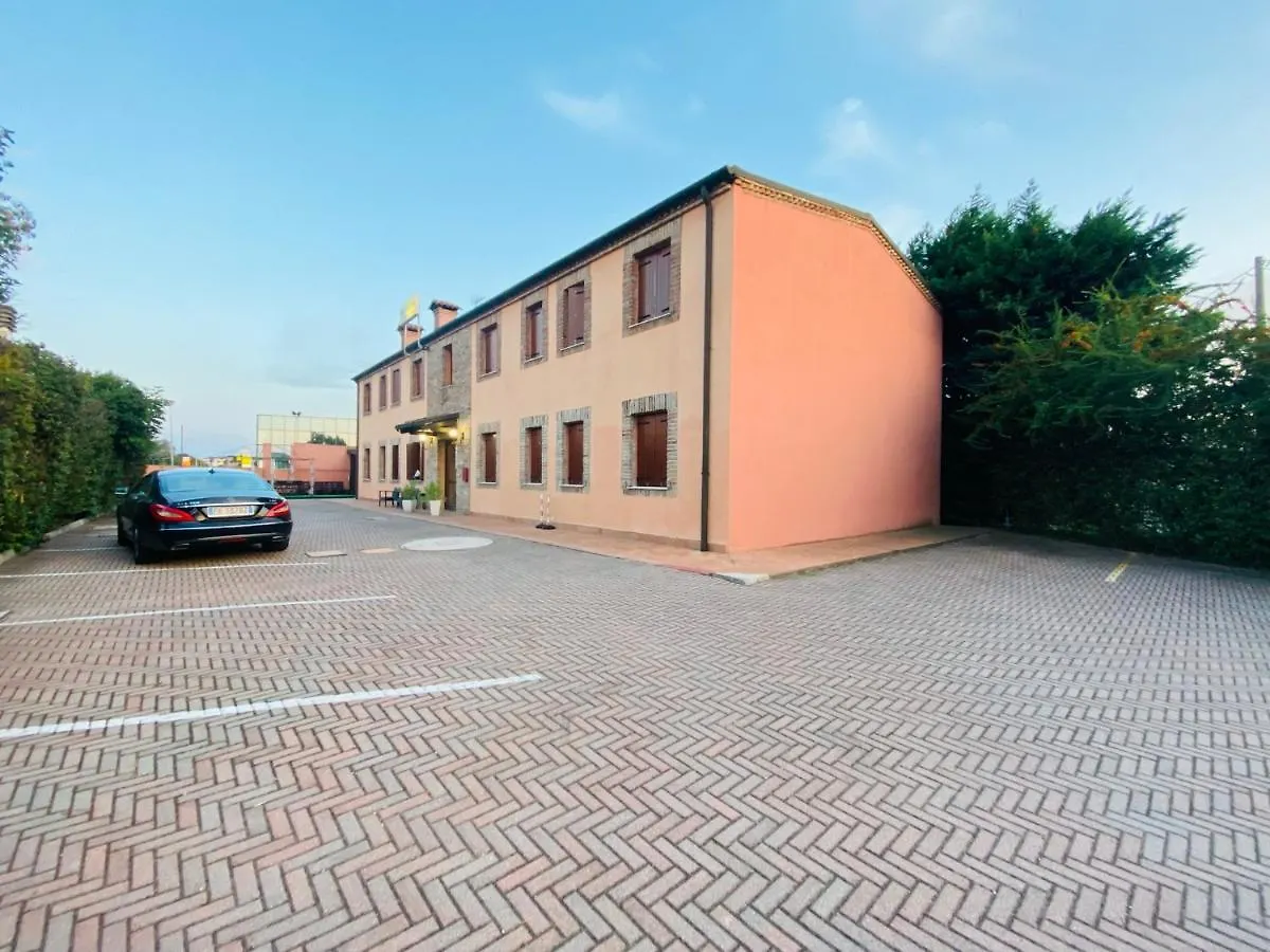 Hotel Le Corti Ferrara